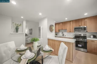 More Details about MLS # 41127445 : 2560 WALNUT BLVD # 4