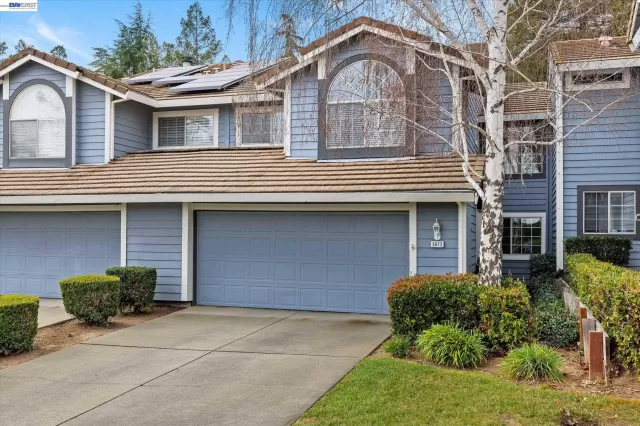 MLS: 41127552 Condo For Sale