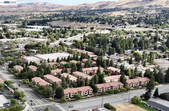 MLS: 41127556 Condo For Sale