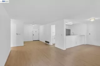 Photo #2: 41127604 Listing 