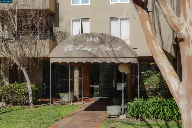 MLS: 41127646 Condo For Sale