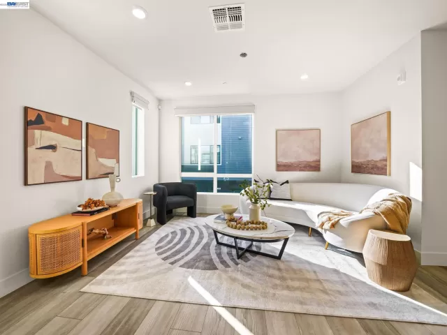 MLS: 41127884 Condo For Sale