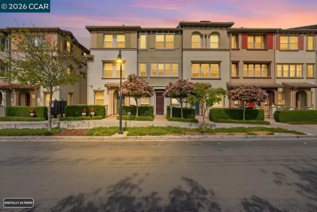 MLS: 41128318 Condo For Sale