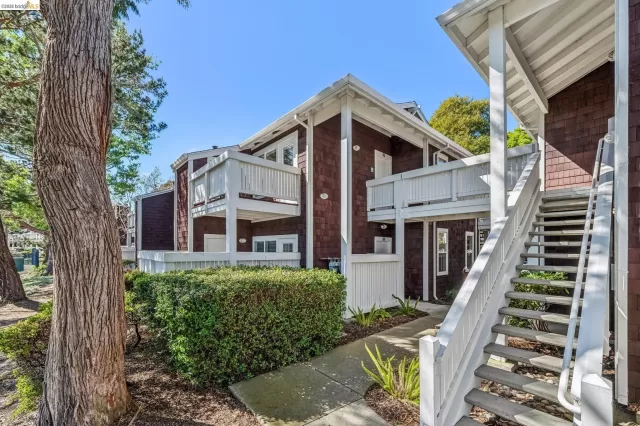 MLS: 41128338 Condo For Sale