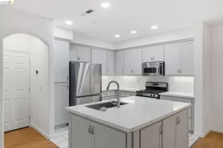 Photo #1: 41128353 Listing