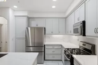 Photo #2: 41128353 Listing