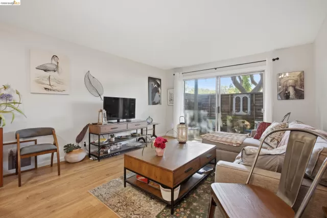 MLS: 41128442 Condo For Sale