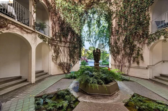 MLS: 41128464 Condo For Sale