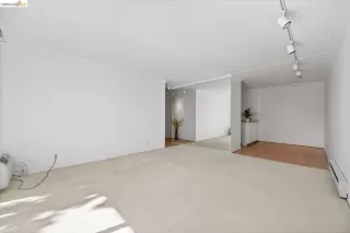 Photo #5: 41128464 Listing 