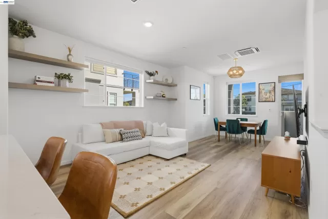 MLS: 41128471 Condo For Sale