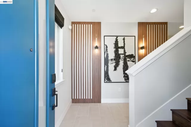 MLS: 41128494 Condo For Sale