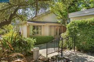 Photo #2: 41128603 Listing