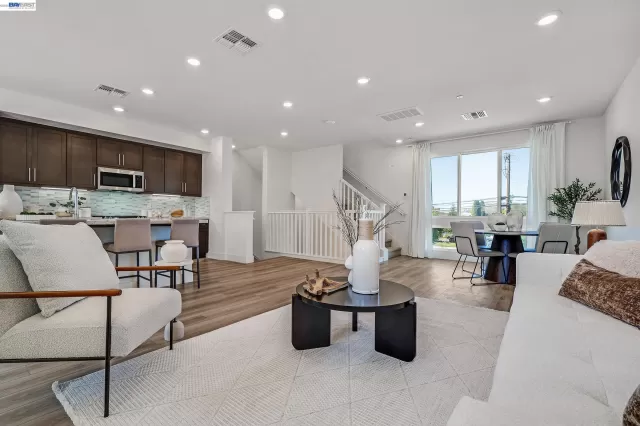 MLS: 41128677 Condo For Sale