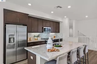 Photo #5: 41128677 Listing