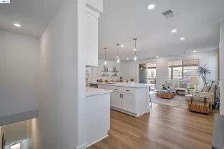 Photo #3: 41128681 Listing 