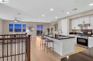 Photo #5: 41128776 Listing