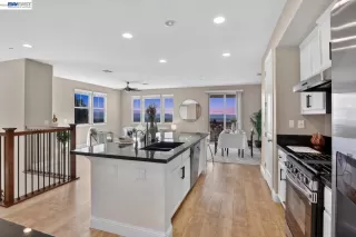 Photo #6: 41128776 Listing