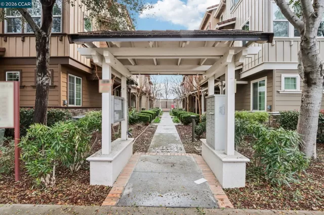 MLS: 41128777 Condo For Sale