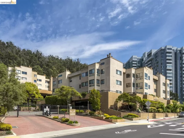 MLS: 41129025 Condo For Sale