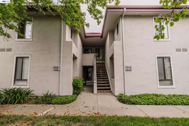 MLS: 41129121 Condo For Sale