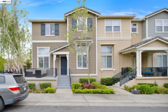 MLS: 41129123 Condo For Sale