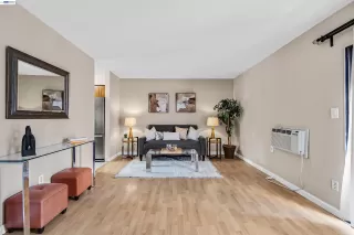 Photo #6: 41129157 Listing