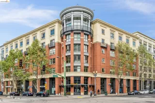 More Details about MLS # 41129233 : 438 W GRAND AVE # 420