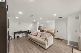 Photo #1: 41129459 Listing 