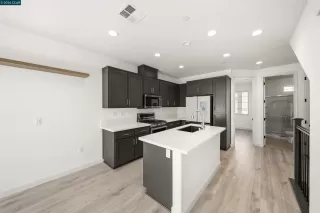 Photo #2: 41129525 Listing 