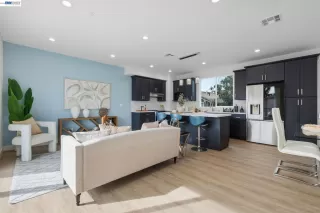 Photo #4: 41129680 Listing