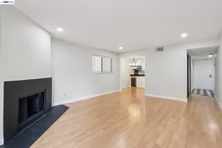 Photo #4: 41129762 Listing