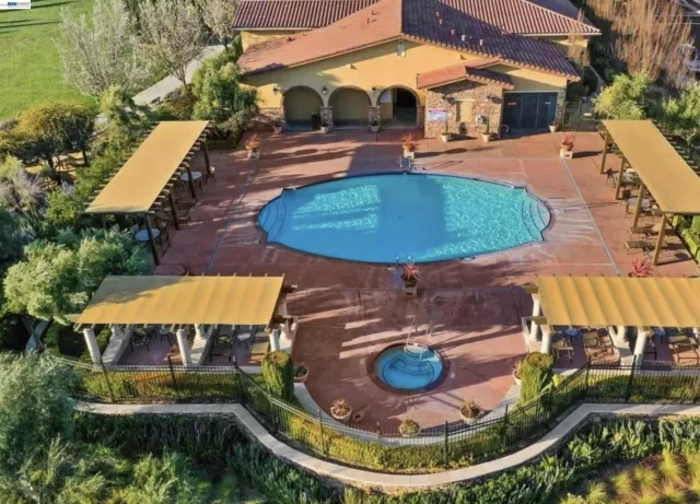 MLS: 41129791 Condo For Sale