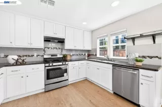 Photo #5: 41129792 Listing