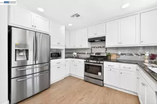 Photo #6: 41129792 Listing