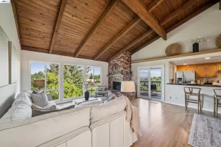 More Details about MLS # 41129831 : 471 RIDGEVIEW DR