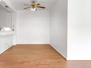 Photo #5: 41129832 Listing