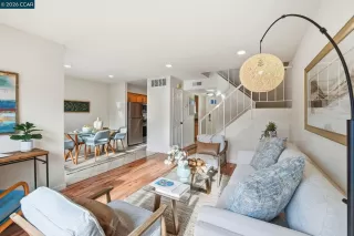 Photo #2: 41129938 Listing