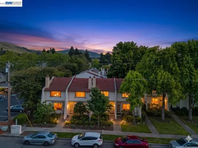 MLS: 41129946 Condo For Sale