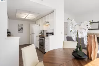 Photo #6: 41129973 Listing