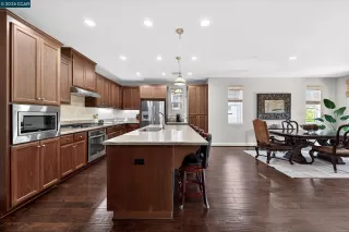 Photo #2: 41129981 Listing