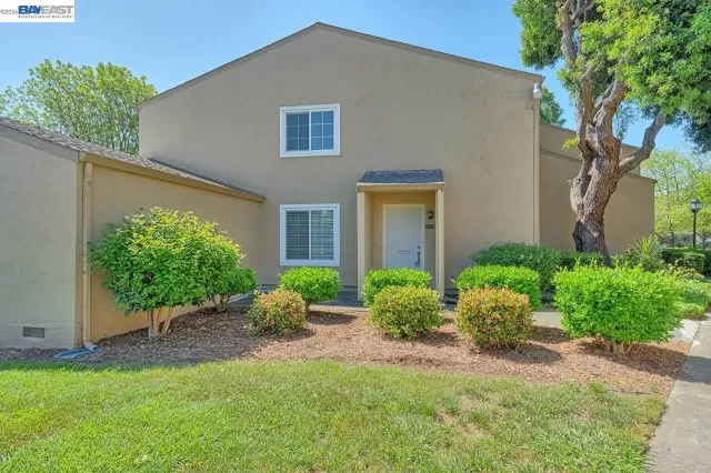 MLS: 41130026 Condo For Sale