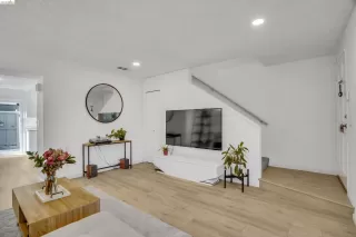 Photo #2: 41130210 Listing