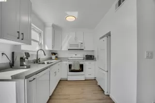 Photo #5: 41130210 Listing