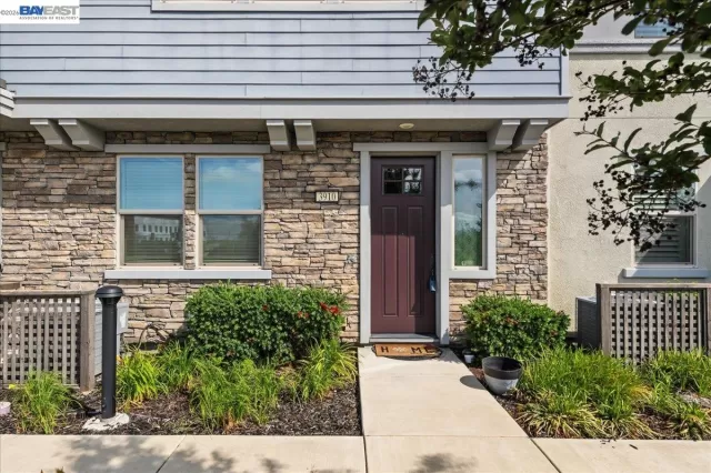 MLS: 41130313 Condo For Sale