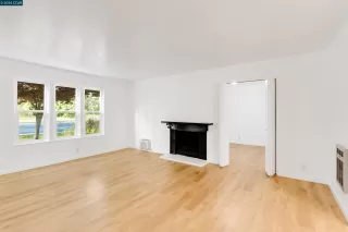 Photo #5: 41130382 Listing 