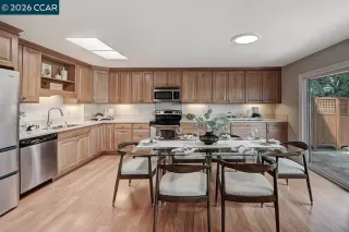 Photo #5: 41130402 Listing 