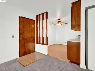 Photo #2: 41130582 Listing