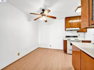 Photo #3: 41130582 Listing