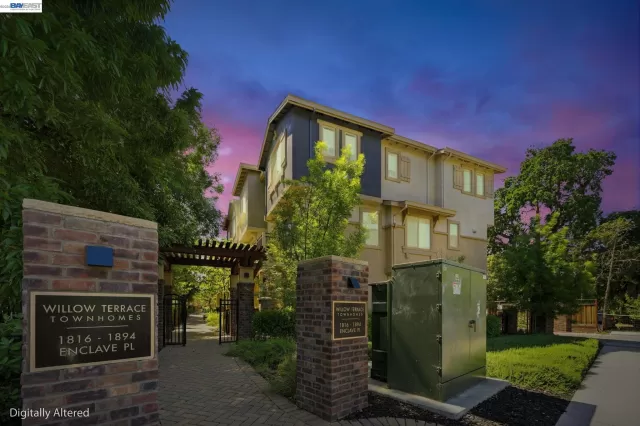 MLS: 41130586 Condo For Sale