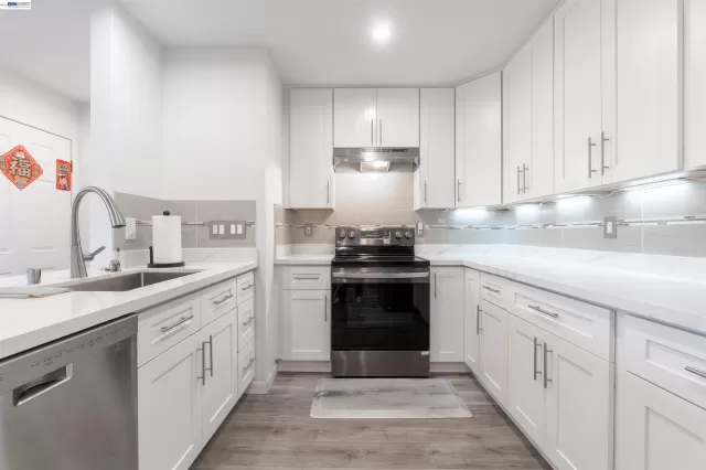 MLS: 41130597 Condo For Sale